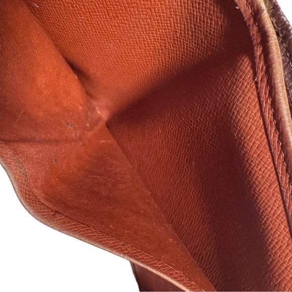 Louis Vuitton Monogram Elise Wallet - Picture 7 of 12